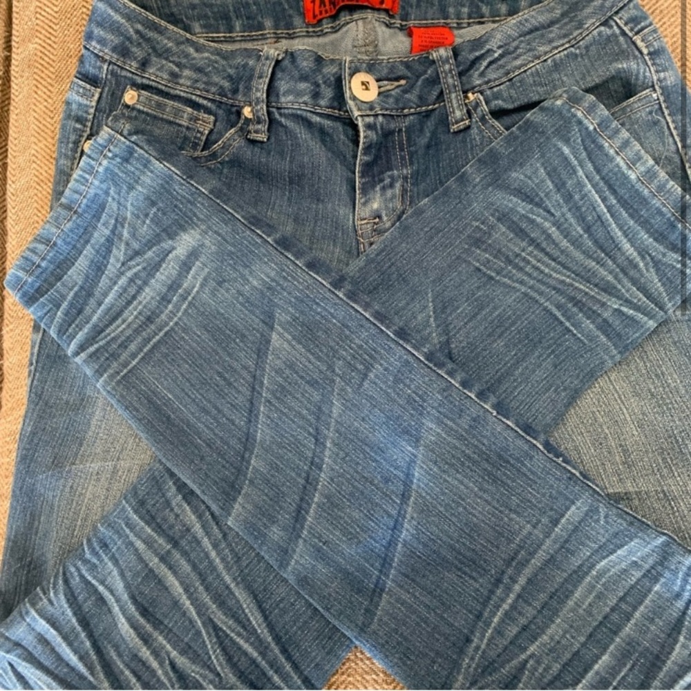 Excellent Preowned Condition Zanadi Skinny Jeans Size 7 Juniors. Very Cute.